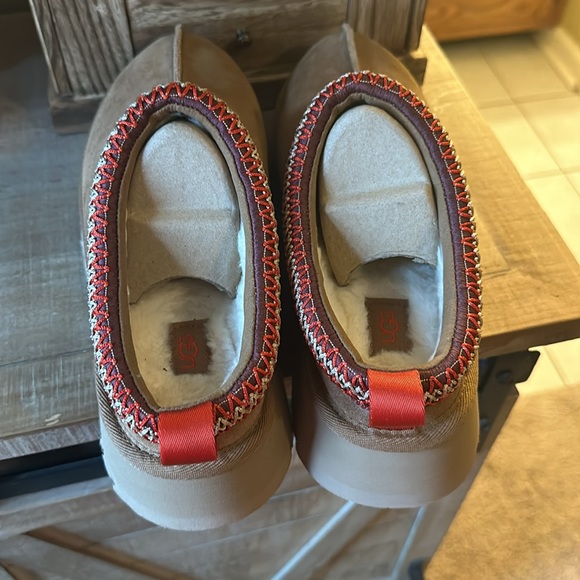 Ugg Tazz Platform - Picture 2 of 3